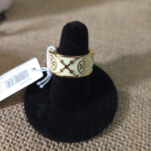 NWT Tory Burch Goldtone and Cream Logo Size 7 Ring - Picture 6 of 6
